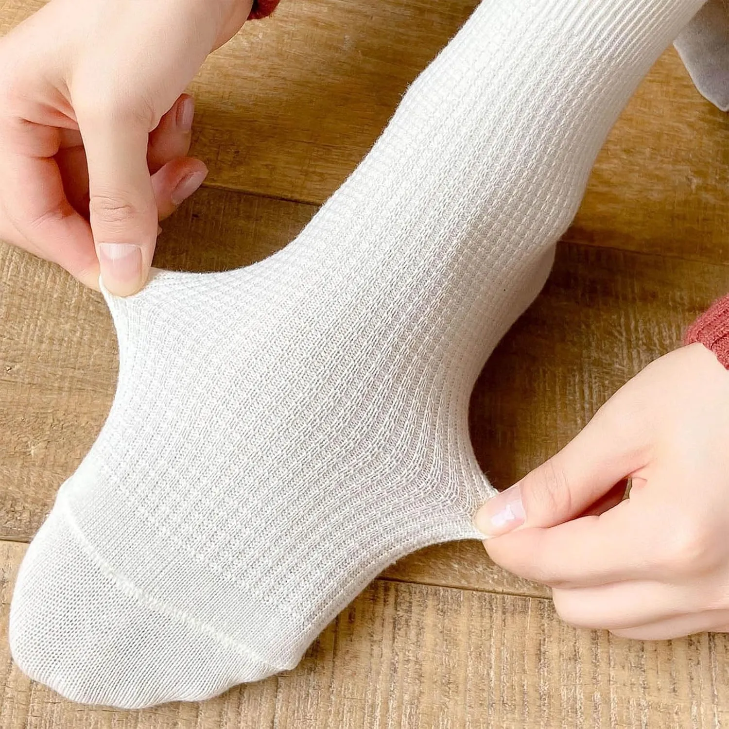 zrylibya Women Cute Ruffle Frilly Turn Cuff Ankle Socks Scalloped Pointelle Solid Casual Crew Socks 4 Pairs
